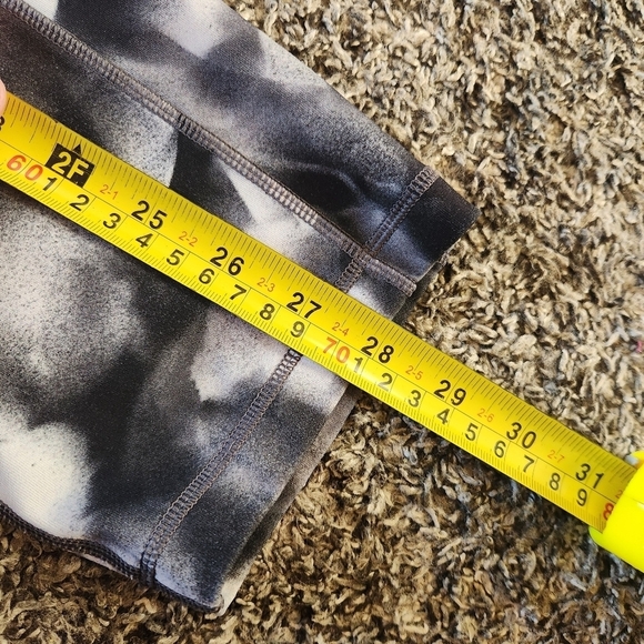 Lululemon Speed Up Crop Black Grey White Size 10 - Picture 13 of 16